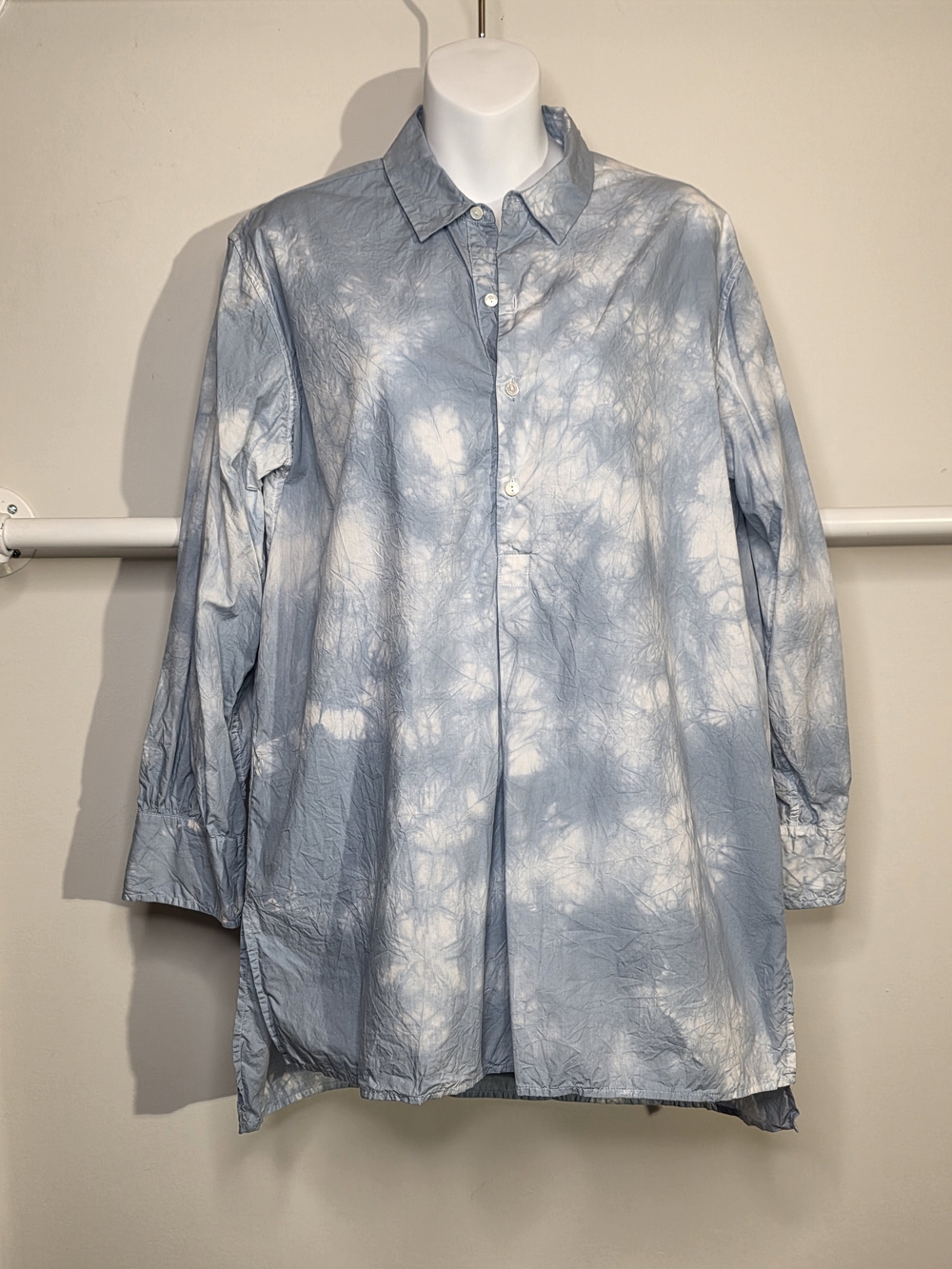 Nili Lotan Sky Blue & White Tie-Dye Button-Front Tunic
